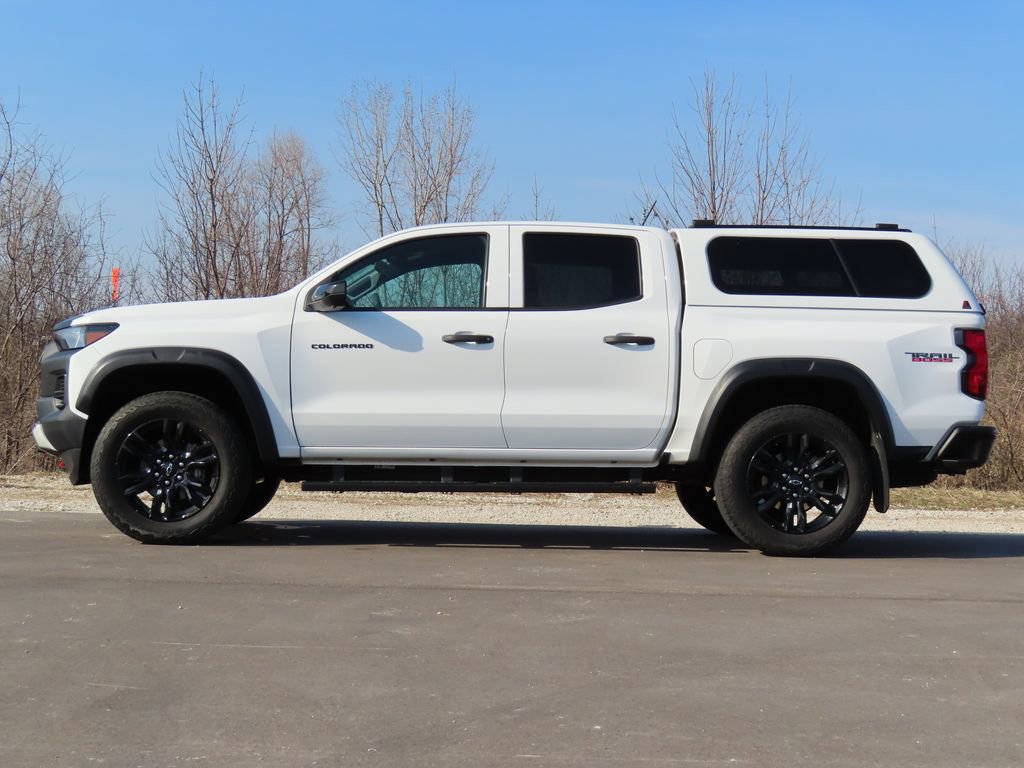 Used 2023 Chevrolet Colorado Trail Boss w/ LPO, Dark Essentials Package image 5