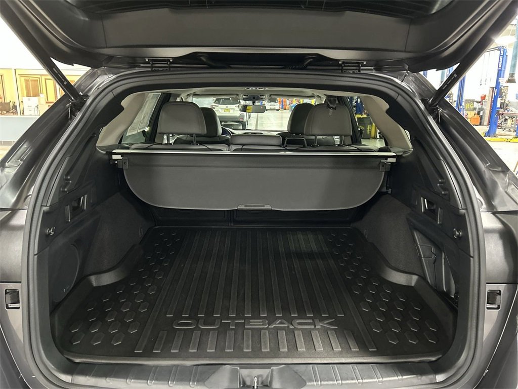 Certified 2020 Subaru Outback Limited image 27