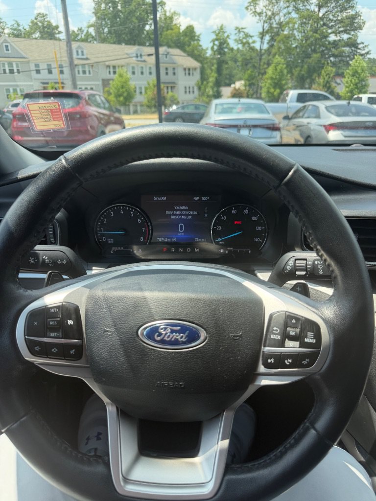 Used 2021 Ford Explorer XLT w/ Equipment Group 202A AWD/4WD image 10