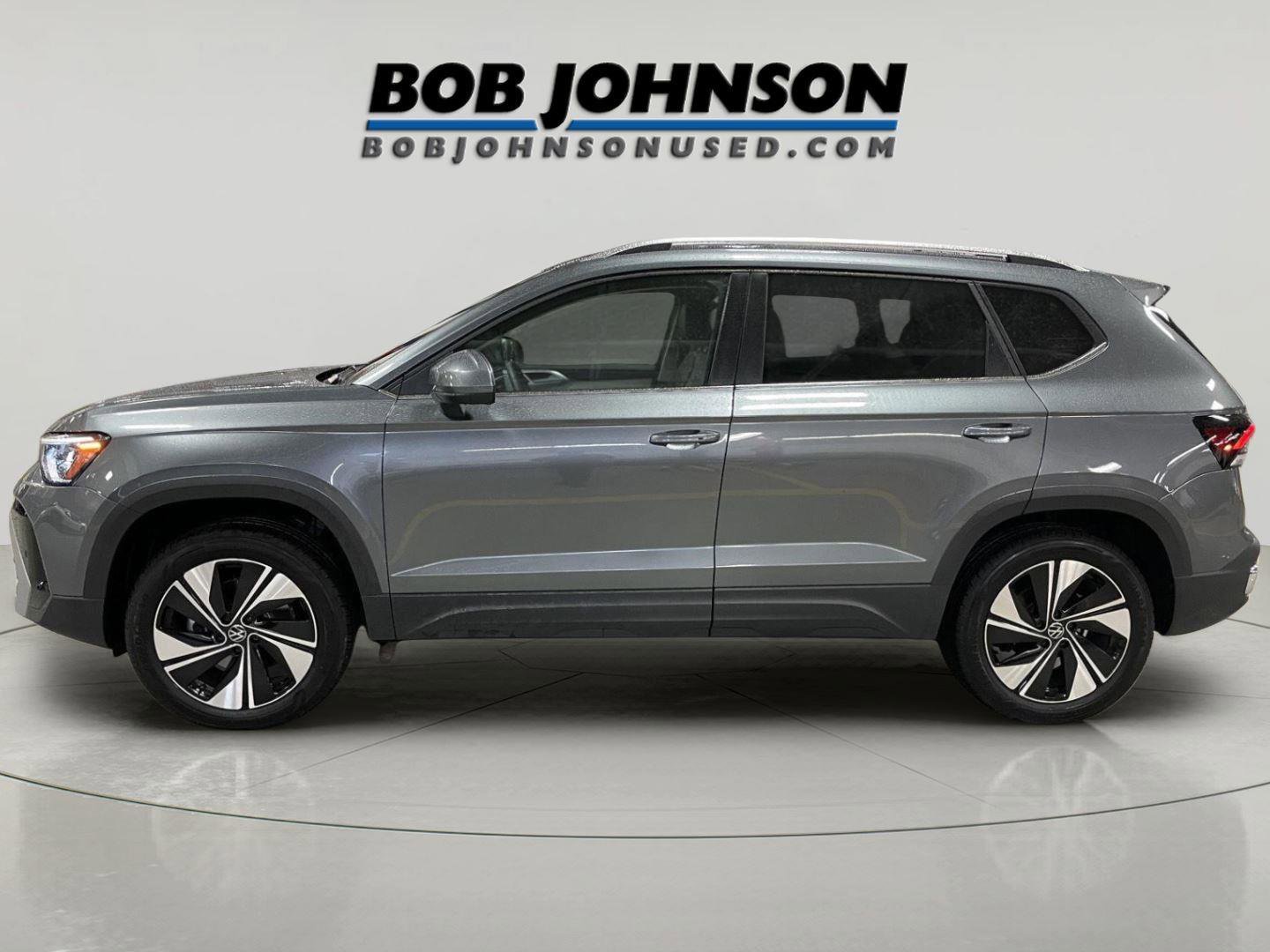 Used 2025 Volkswagen Taos SE image 4