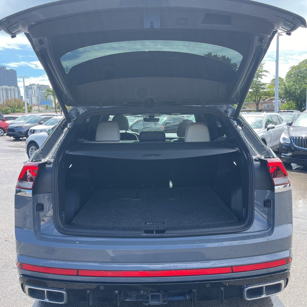 Used 2024 Volkswagen Atlas Cross Sport SEL Premium R-Line image 2