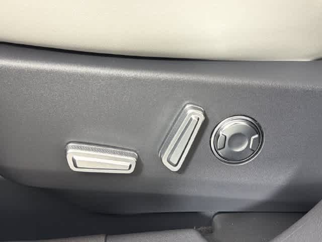 New 2026 Lincoln Nautilus Premier AWD/4WD image 16