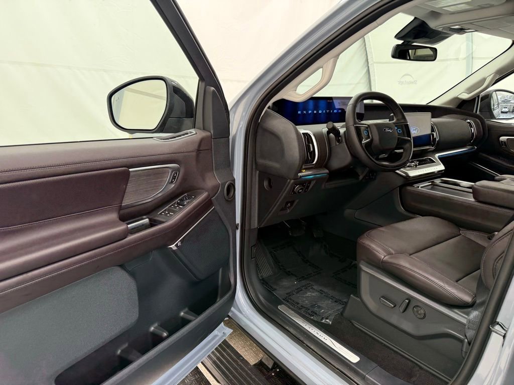 New 2025 Ford Expedition Platinum w/ Platinum Ultimate Package image 37