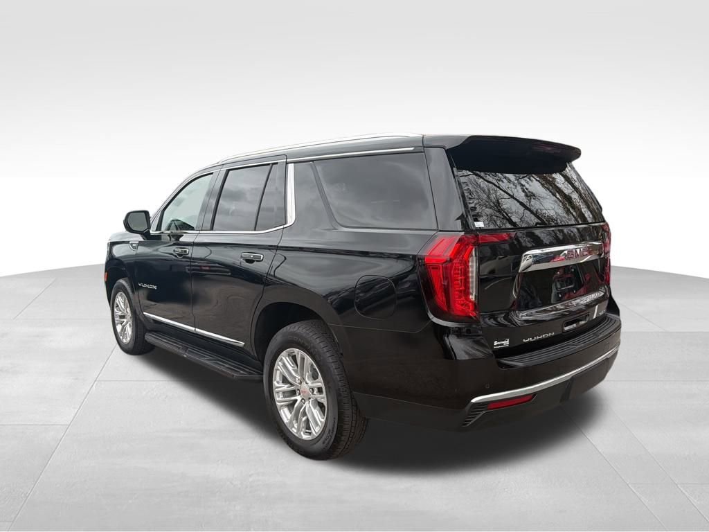 Used 2024 GMC Yukon SLT image 3