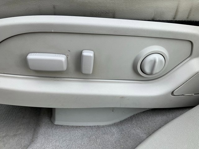 Used 2011 Buick Enclave CXL image 6