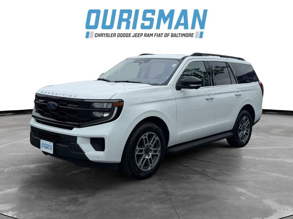 Used 2025 Ford Expedition Active AWD/4WD image 2