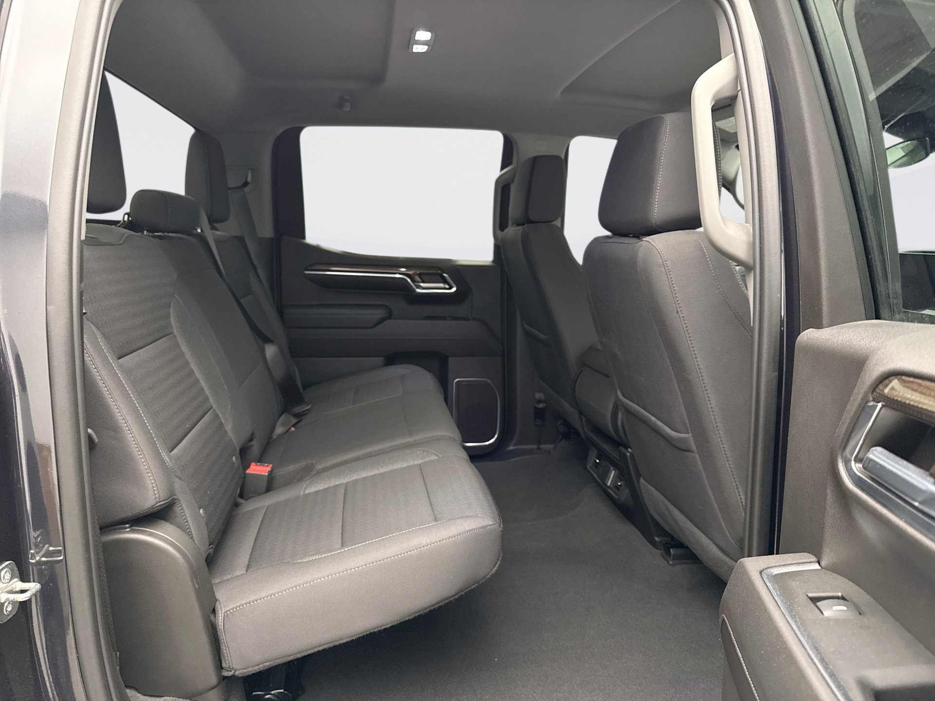 Used 2022 Chevrolet Silverado 1500 LT AWD/4WD image 19