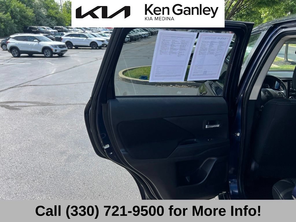 Used 2016 Mitsubishi Outlander SE AWD/4WD image 44