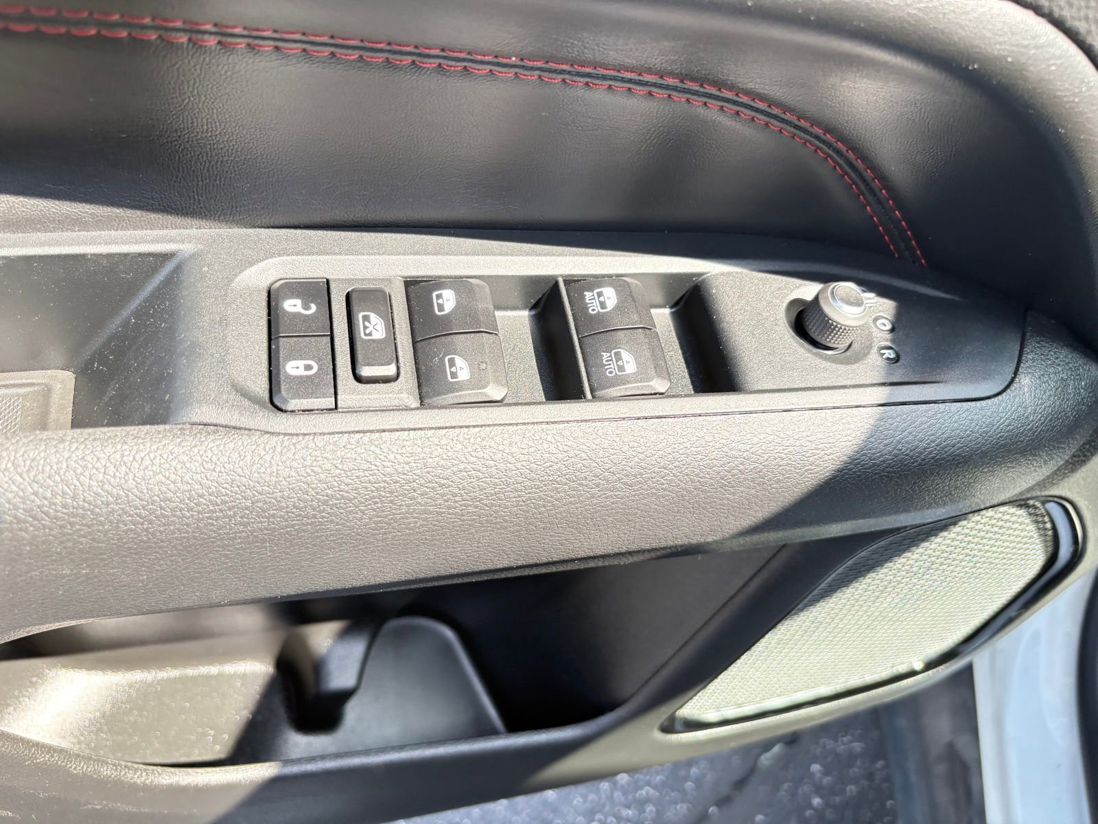 Used 2024 Jeep Compass Trailhawk image 15