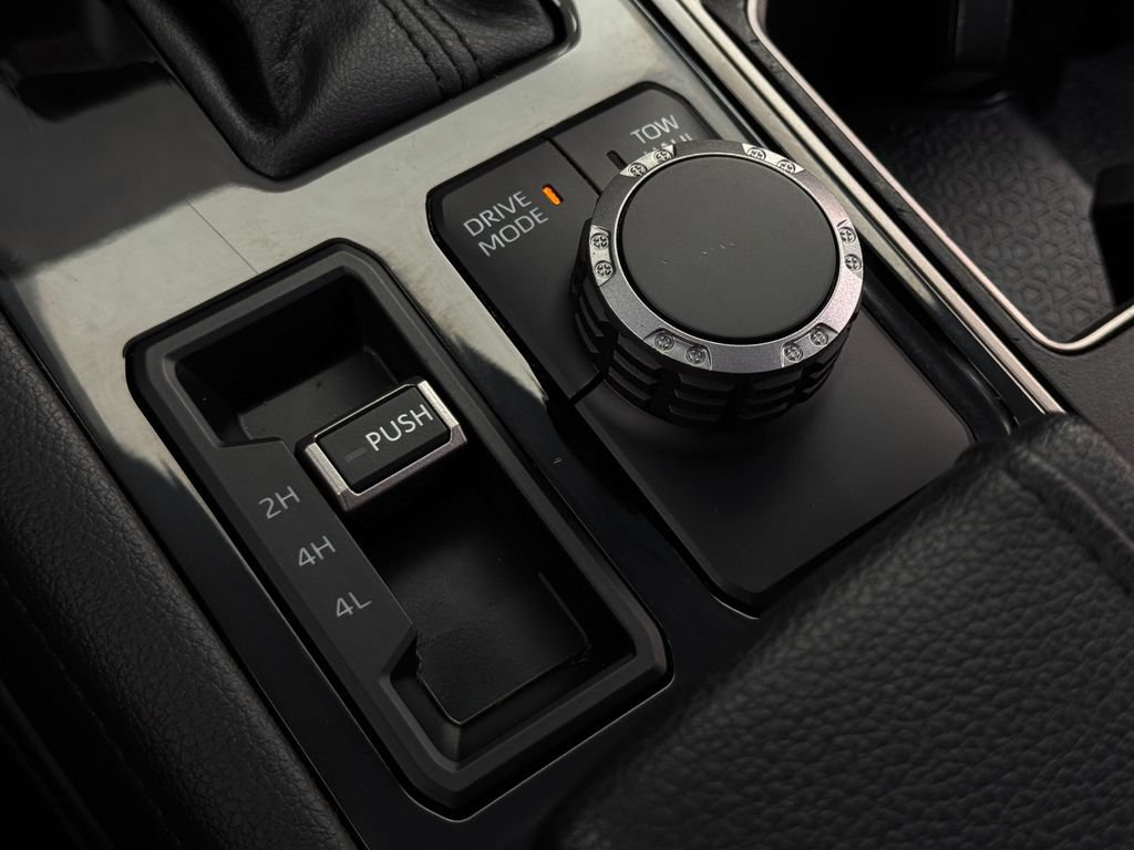 Certified 2025 Toyota Tundra Limited AWD/4WD image 27