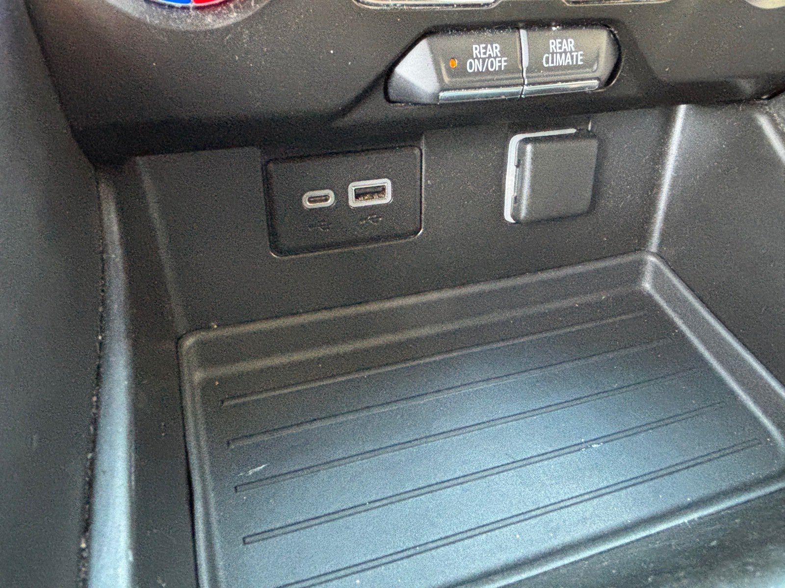 Used 2021 GMC Yukon SLE AWD/4WD image 15