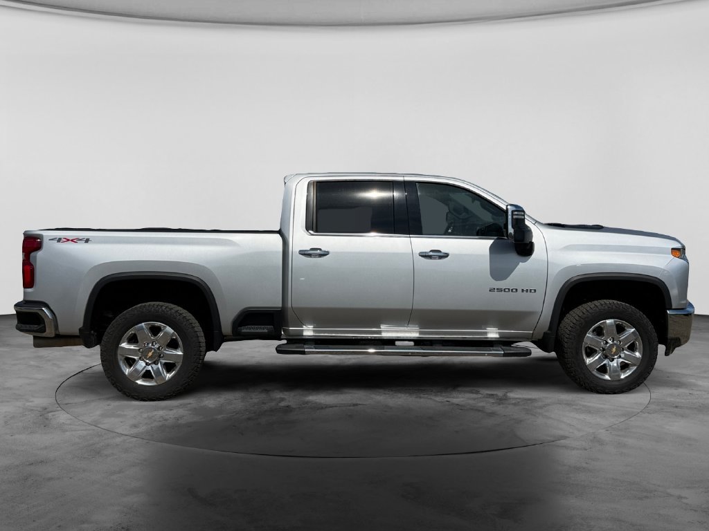 Used 2022 Chevrolet Silverado 2500 LTZ w/ LTZ Convenience Package AWD/4WD image 11