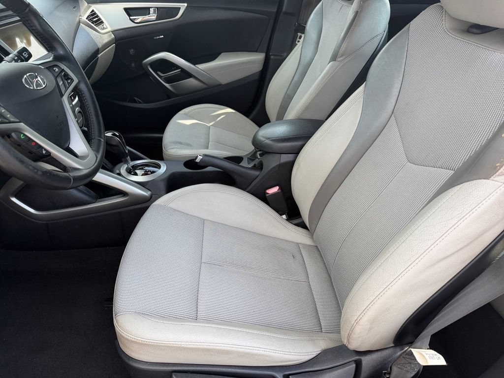 Used 2013 Hyundai Veloster w/ Style Pkg FWD image 10