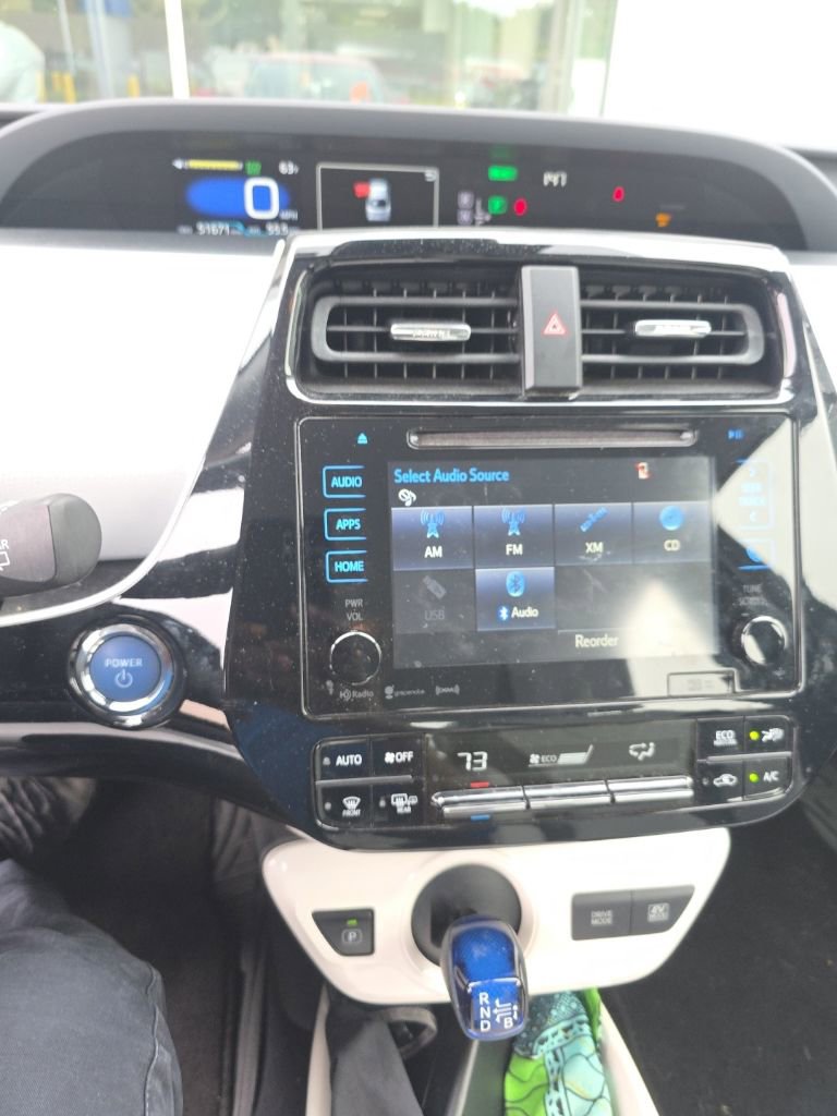 Used 2016 Toyota Prius Three FWD image 3