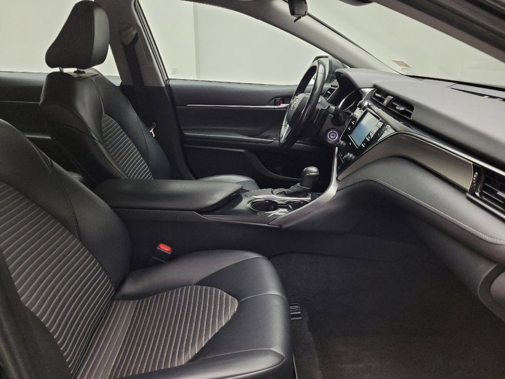 Used 2020 Toyota Camry SE image 21