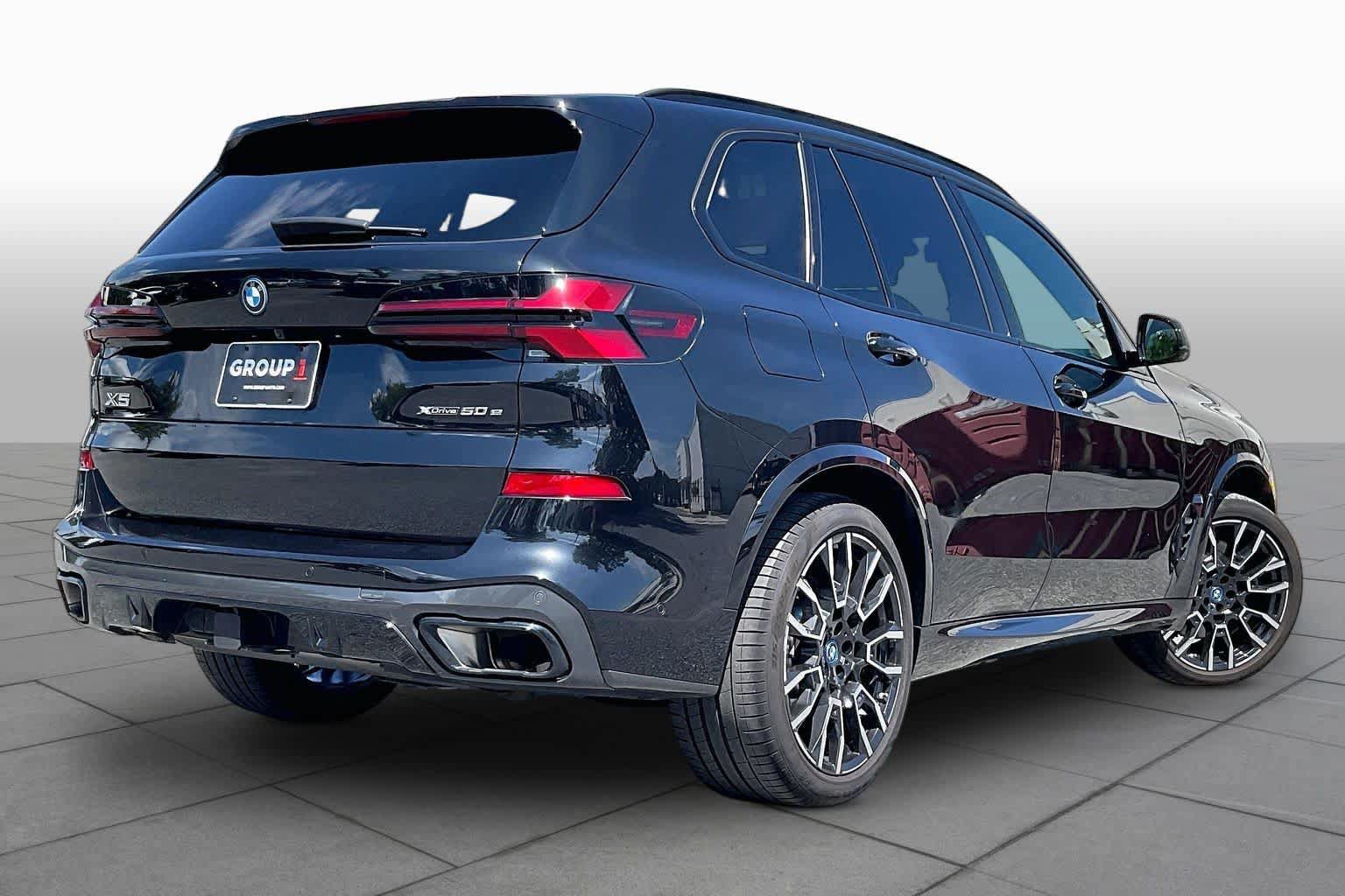 Used 2024 BMW X5 xDrive50e w/ Executive Package AWD/4WD image 12