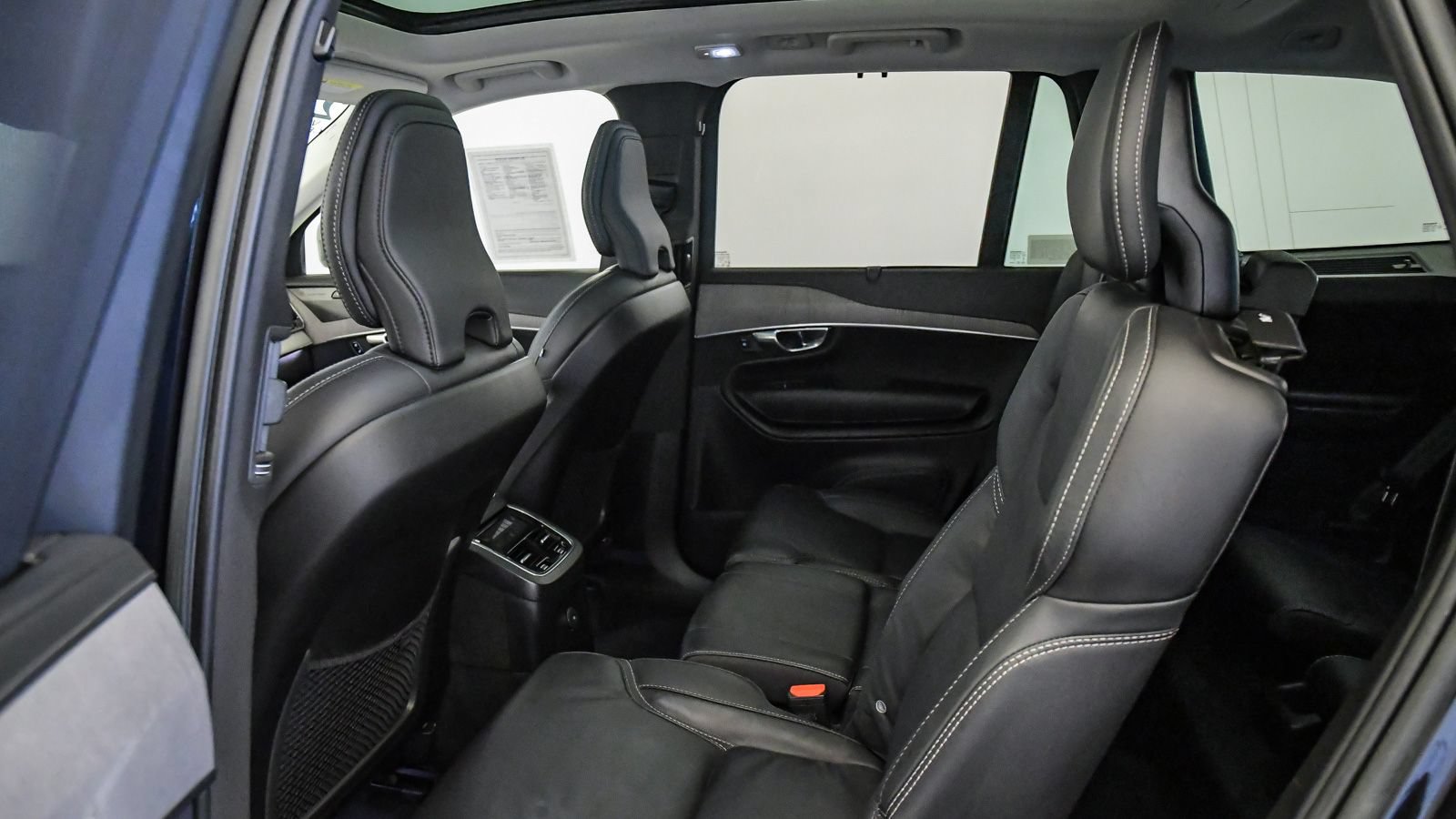Certified 2023 Volvo XC90 T8 Ultimate AWD/4WD image 19