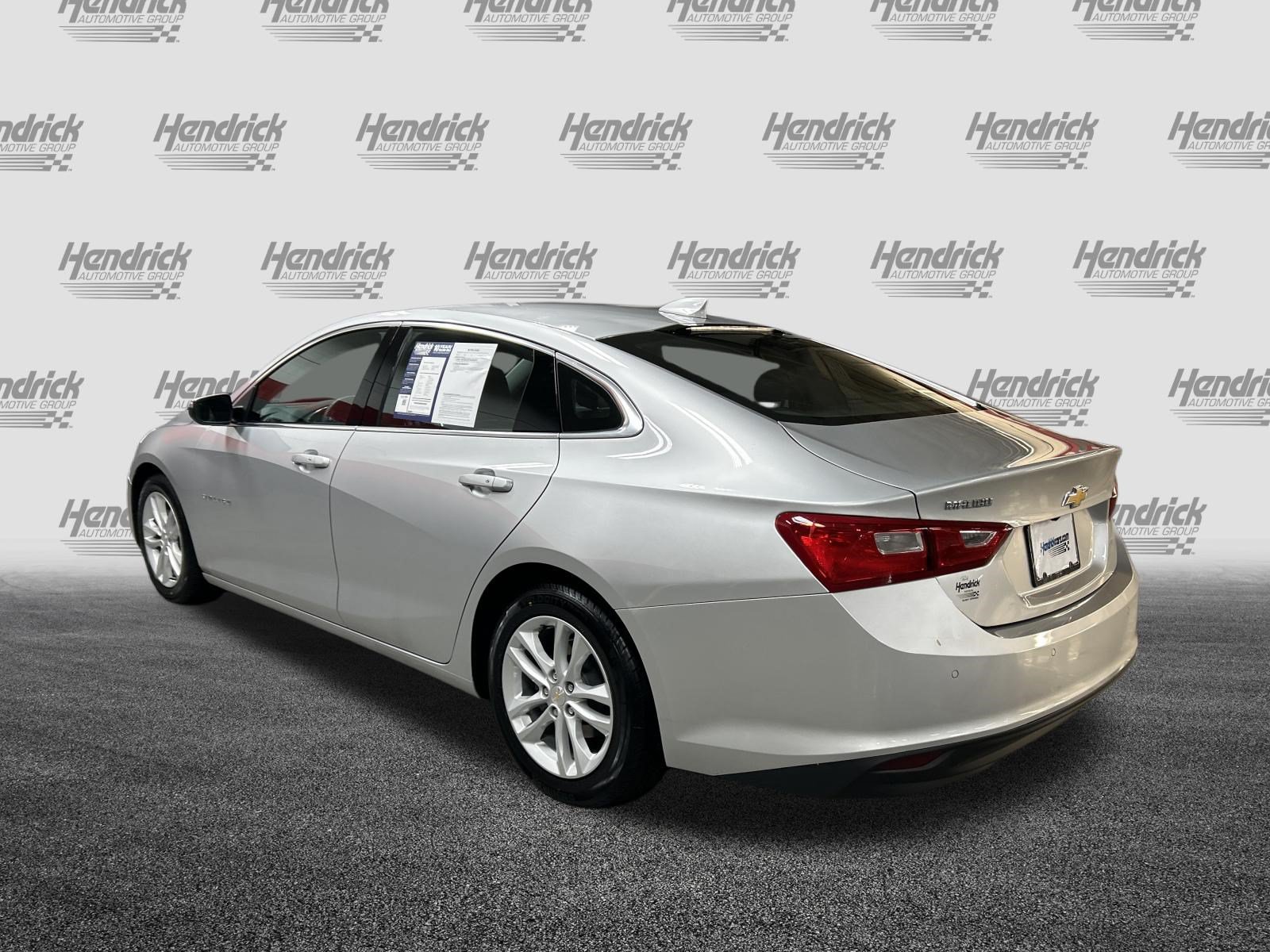 Used 2017 Chevrolet Malibu LT w/ Leather Package FWD image 10