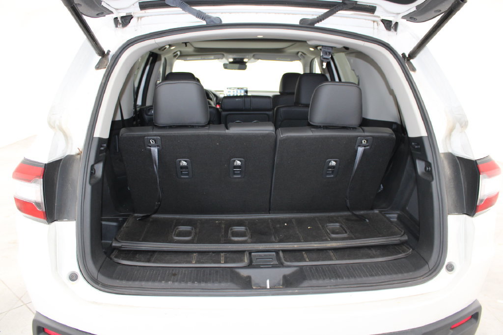 Used 2023 Honda Pilot Touring image 13