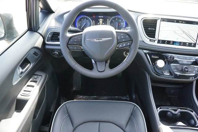 New 2026 Chrysler Pacifica Limited w/ S Appearance Package image 15