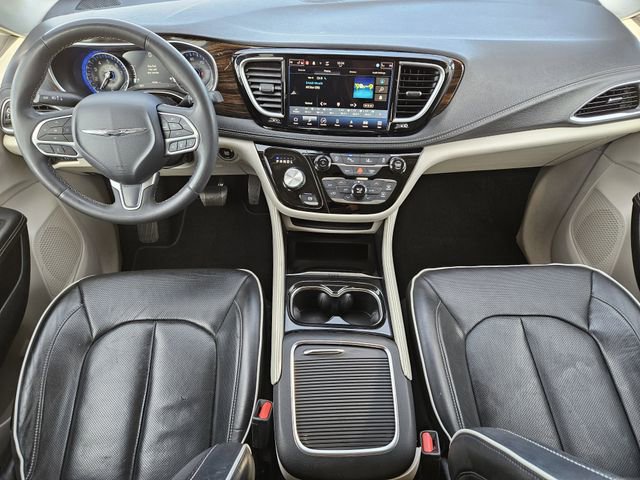 Used 2023 Chrysler Pacifica Limited image 27