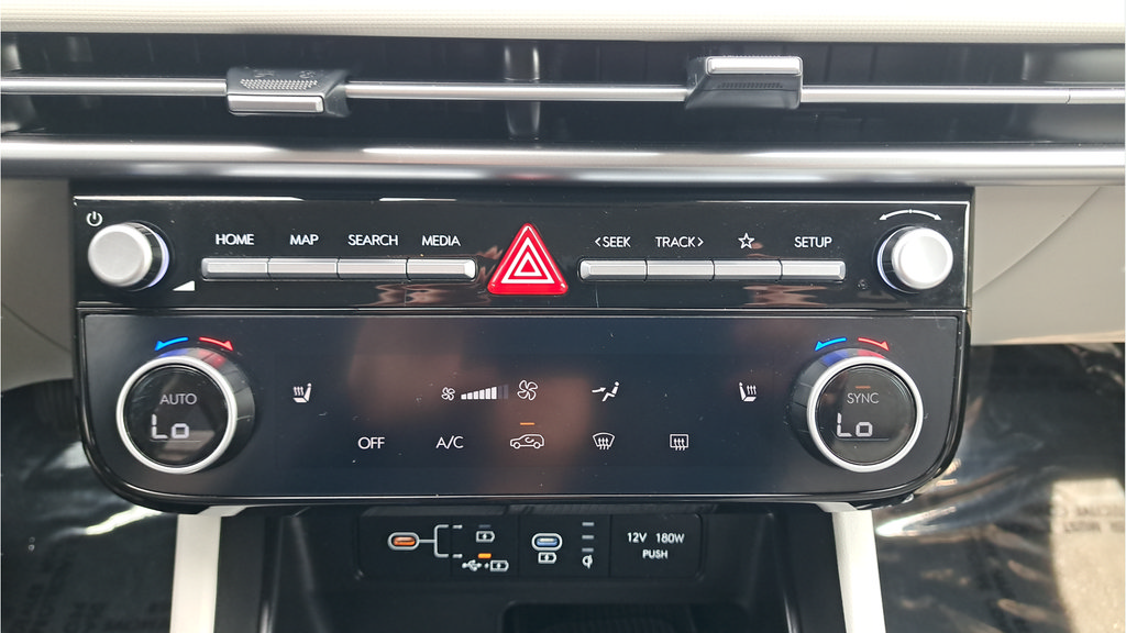 Used 2025 Hyundai Tucson SEL AWD/4WD image 21