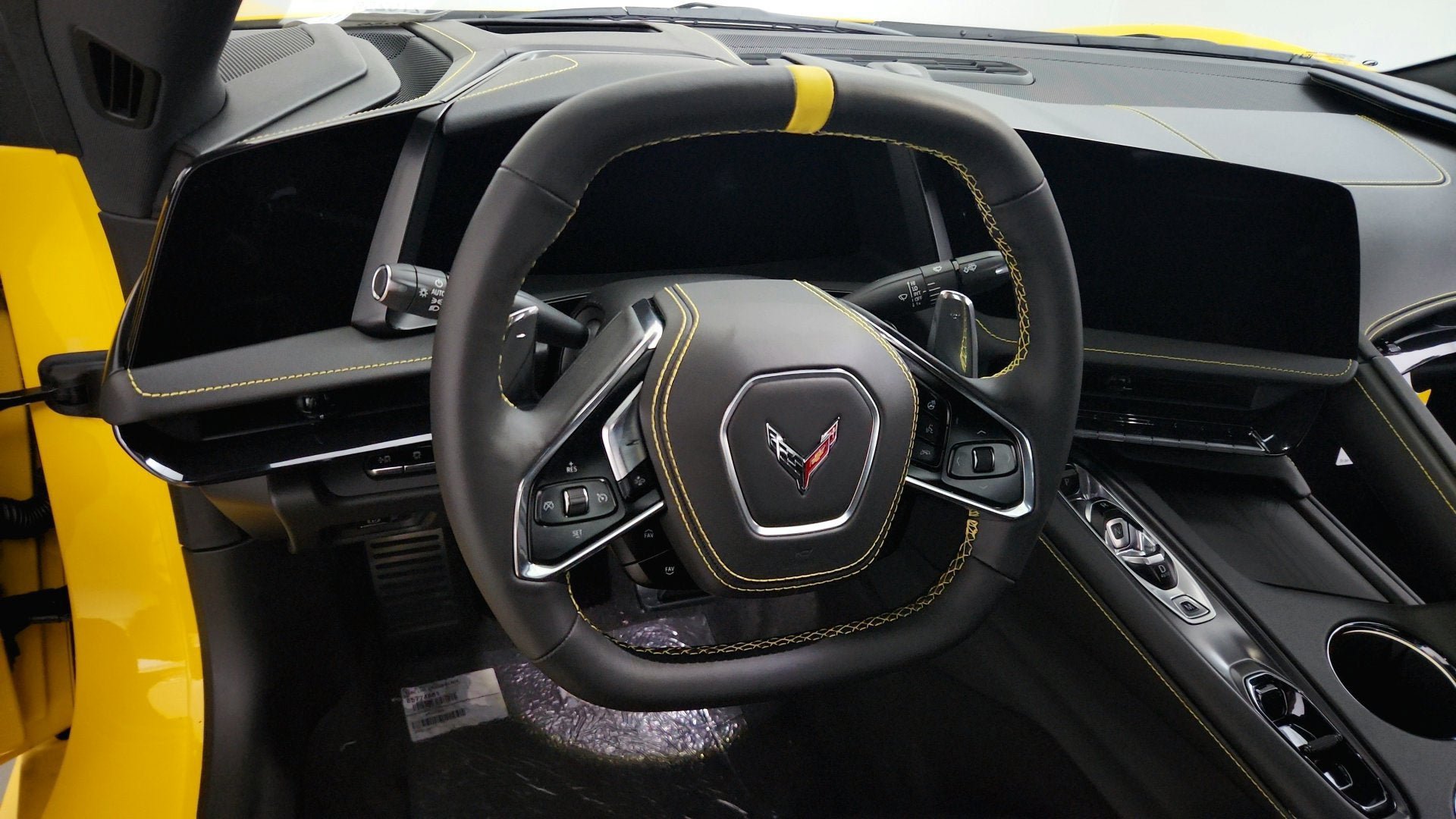 New 2027 Chevrolet Corvette Stingray Convertible w/ Stealth Interior Trim Package RWD image 18
