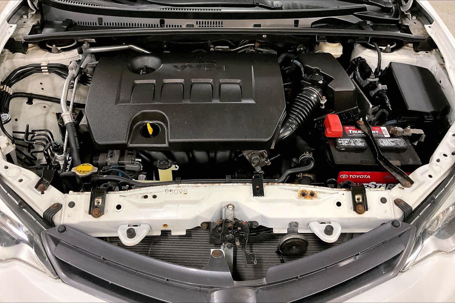 Used 2015 Toyota Corolla LE FWD image 31