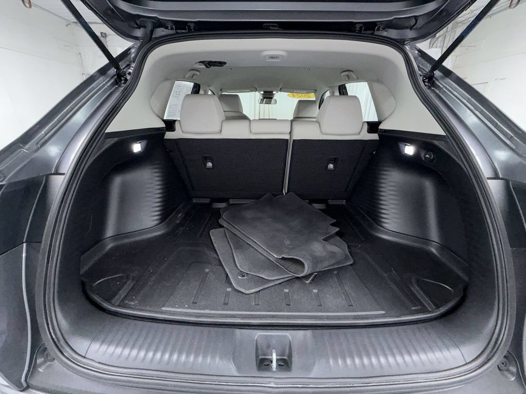 Used 2024 Honda HR-V LX image 16