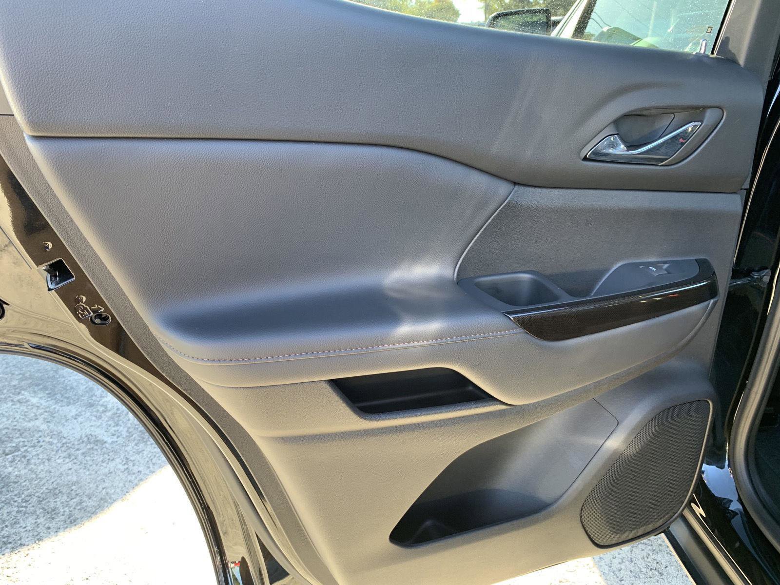 Used 2023 GMC Acadia AT4 w/ Technology Package image 33