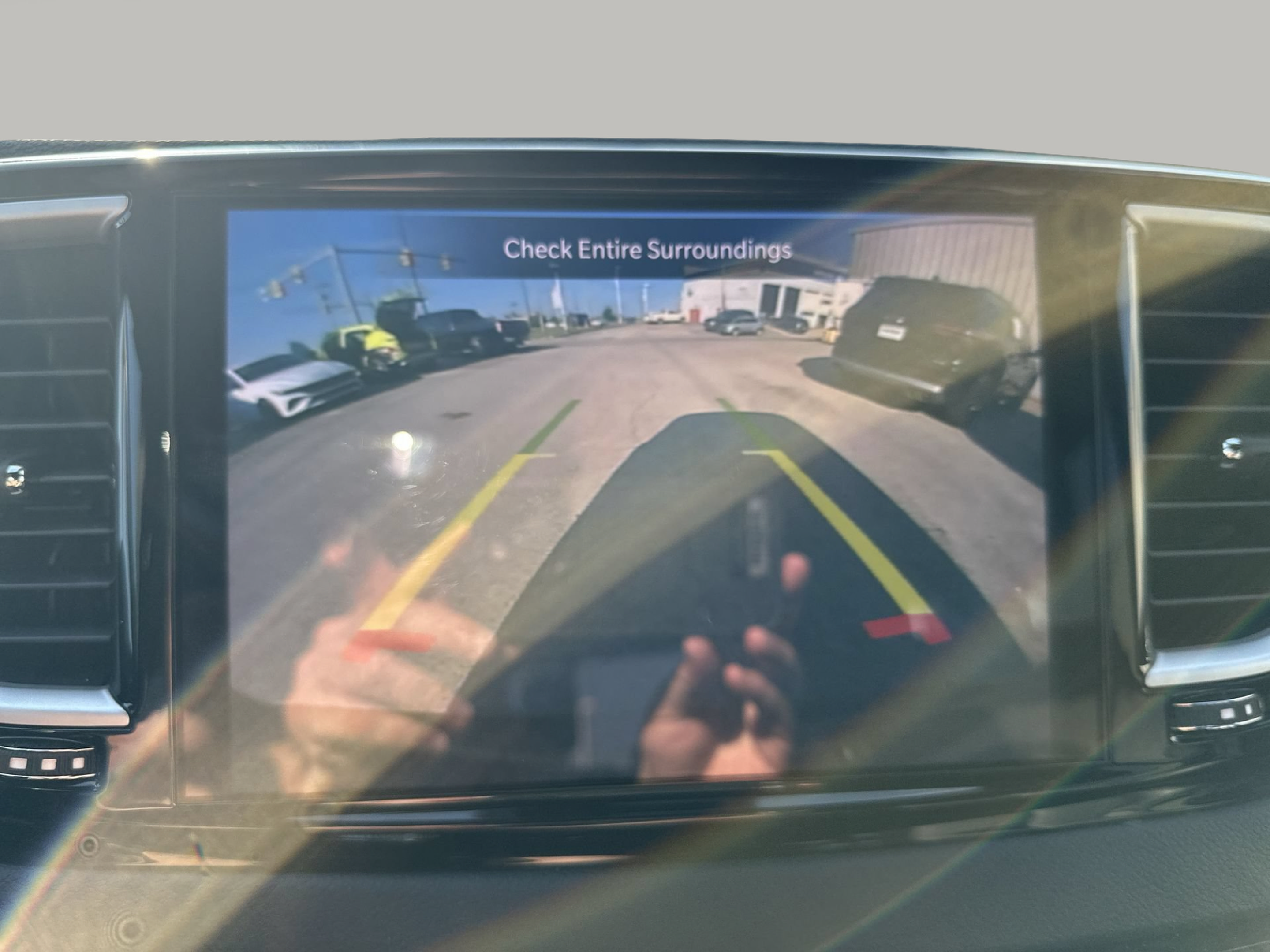 Used 2025 Chrysler Pacifica Select FWD image 22
