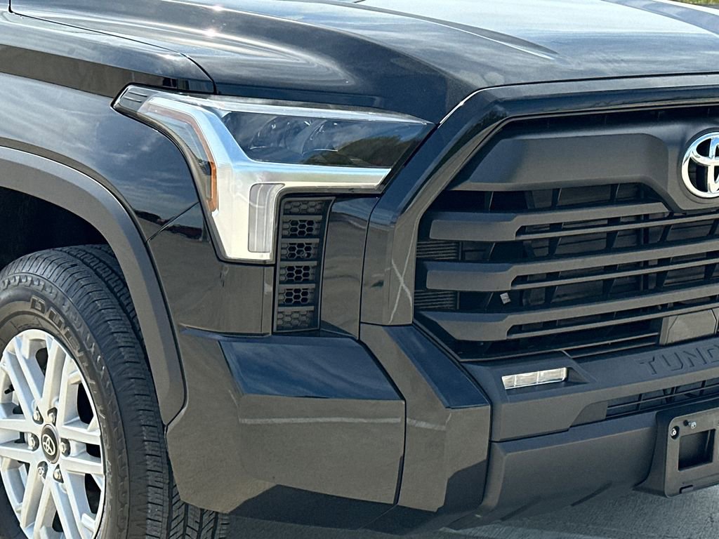 Used 2025 Toyota Tundra SR5 AWD/4WD image 10