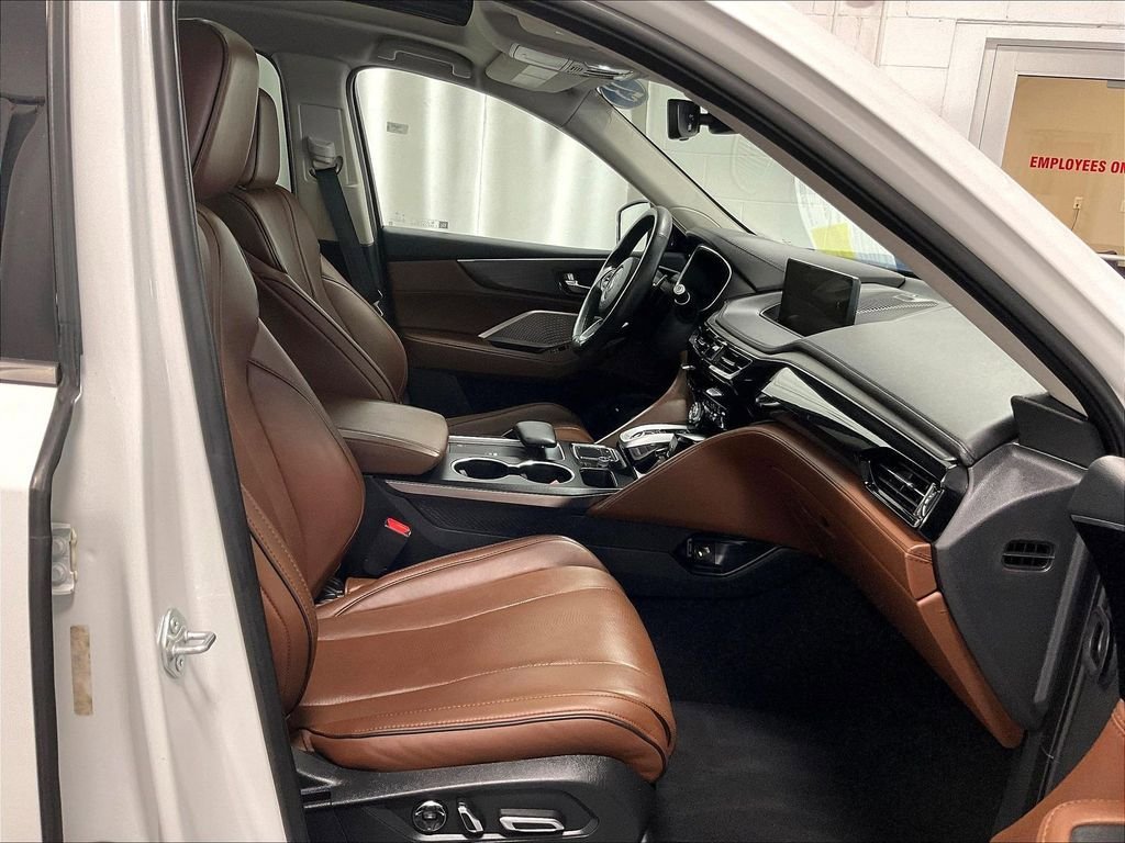 Used 2023 Acura MDX SH-AWD w/ Advance Package image 11