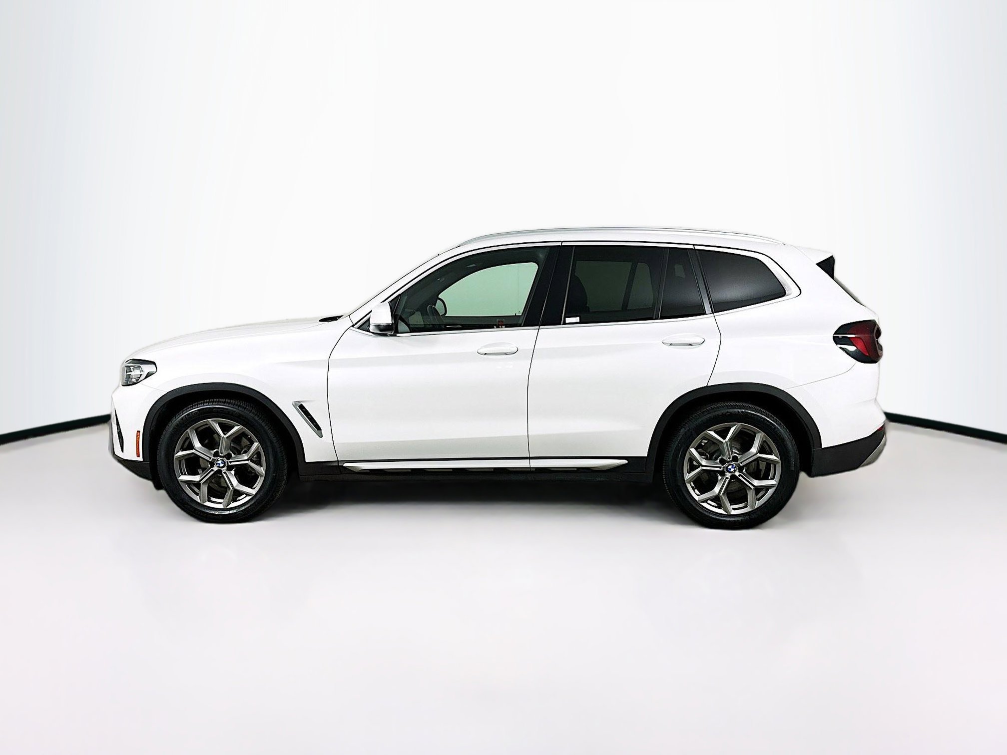 Used 2024 BMW X3 sDrive30i image 4