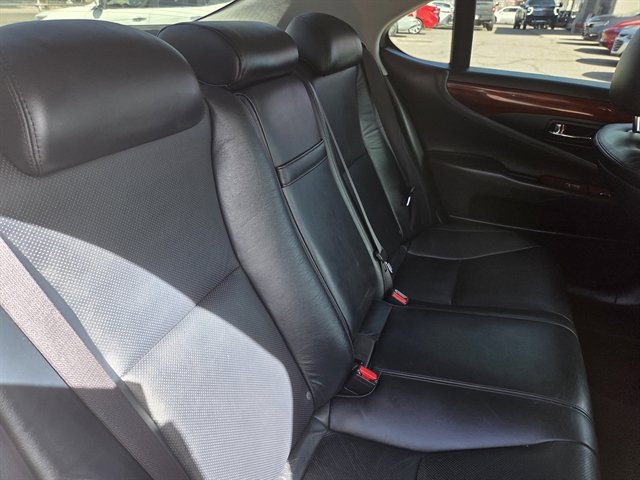 Used 2011 Lexus LS 460 AWD w/ Comfort Pkg image 10