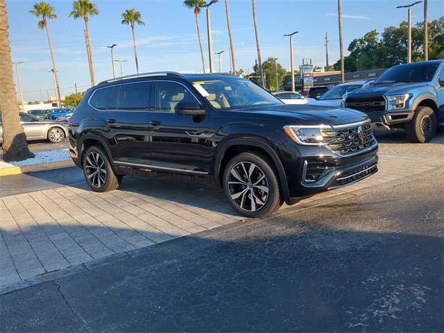 New 2026 Volkswagen Atlas SEL Premium R-Line image 2