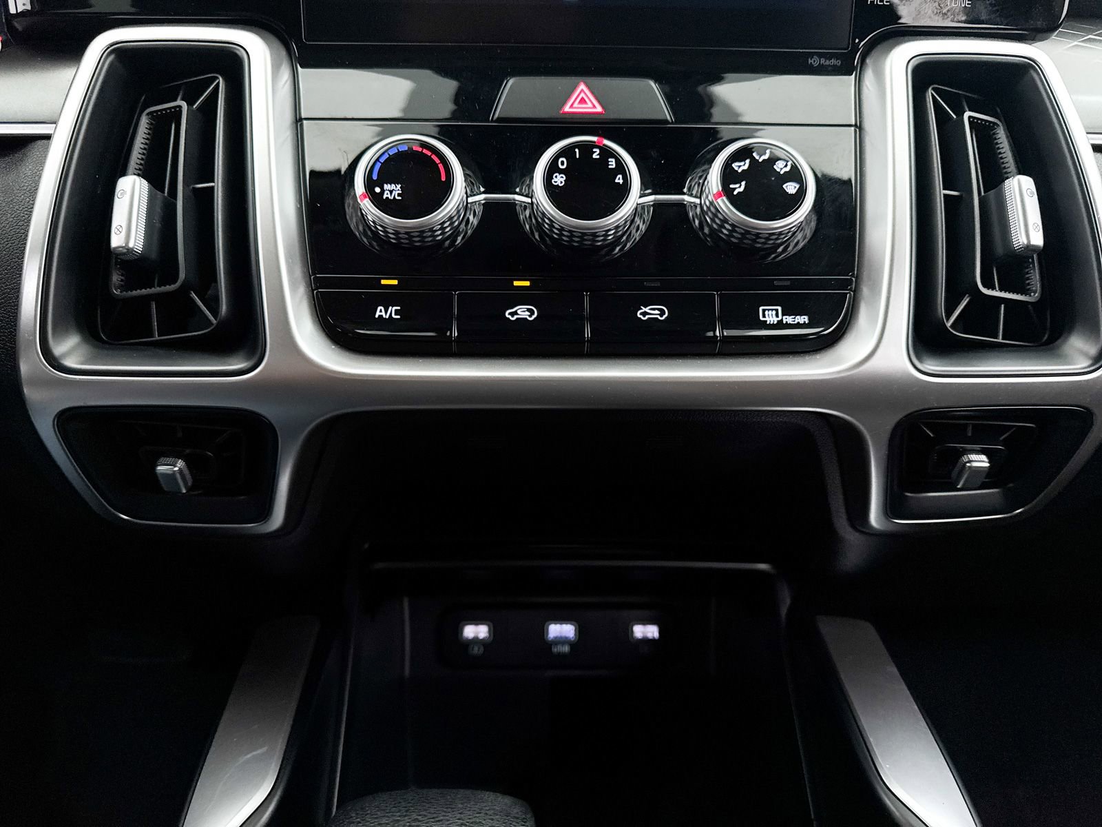 Used 2021 Kia Sorento LX image 23