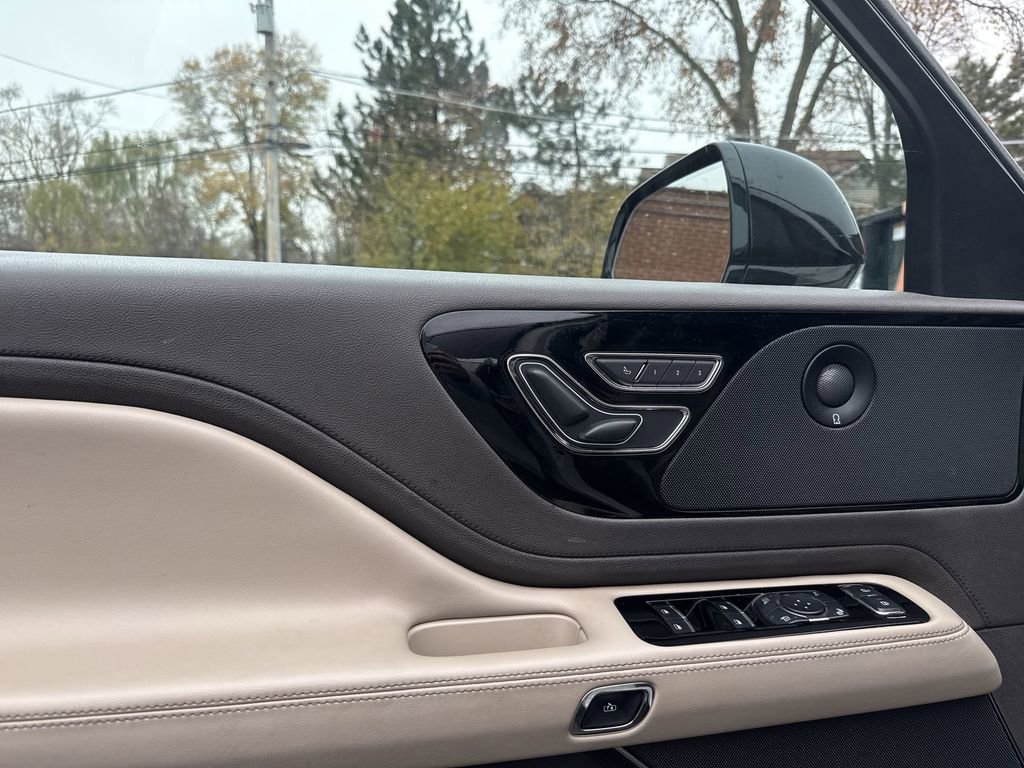 Used 2023 Lincoln Aviator Reserve w/ Elements Package Plus image 14