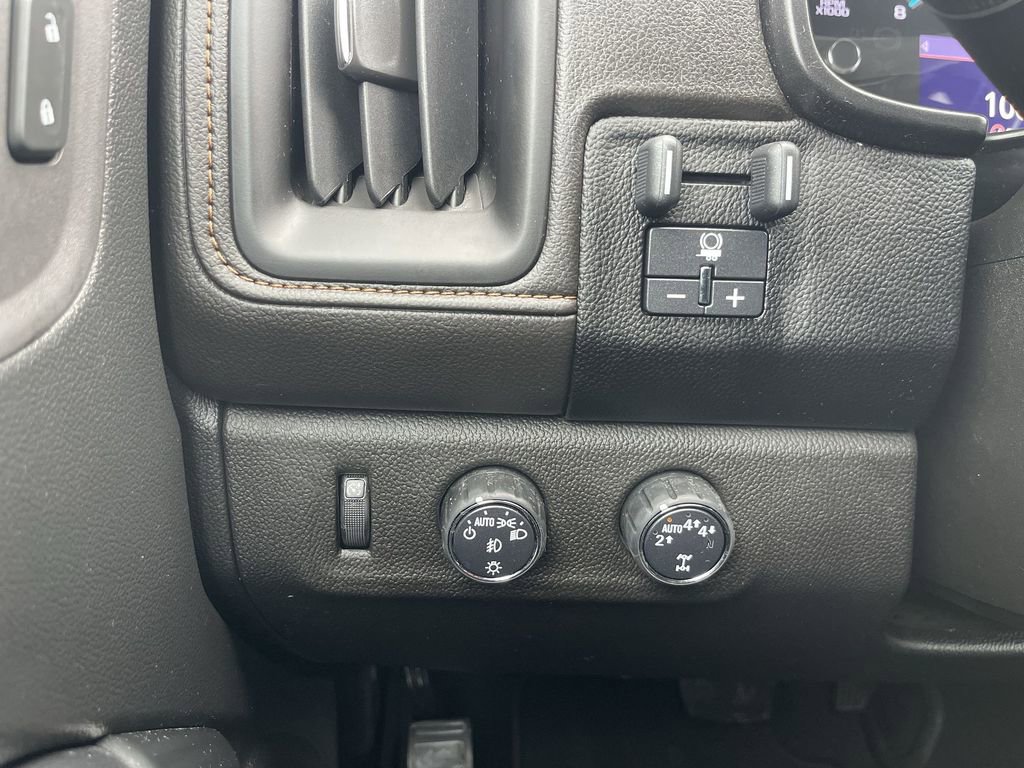 Used 2022 GMC Canyon AT4 w/ Trailering Package image 16