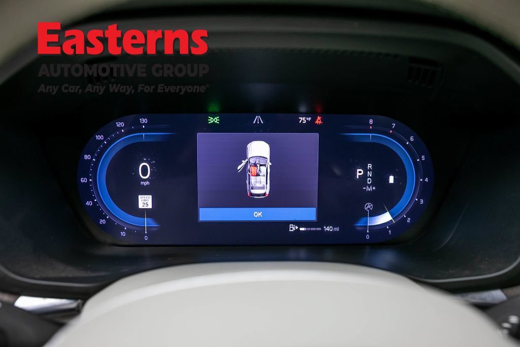 Used 2022 Volvo XC60 B5 Momentum AWD/4WD image 17