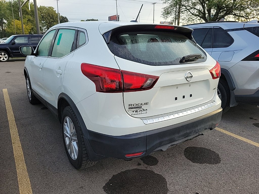 Used 2019 Nissan Rogue Sport S w/ Appearance Package AWD/4WD image 4