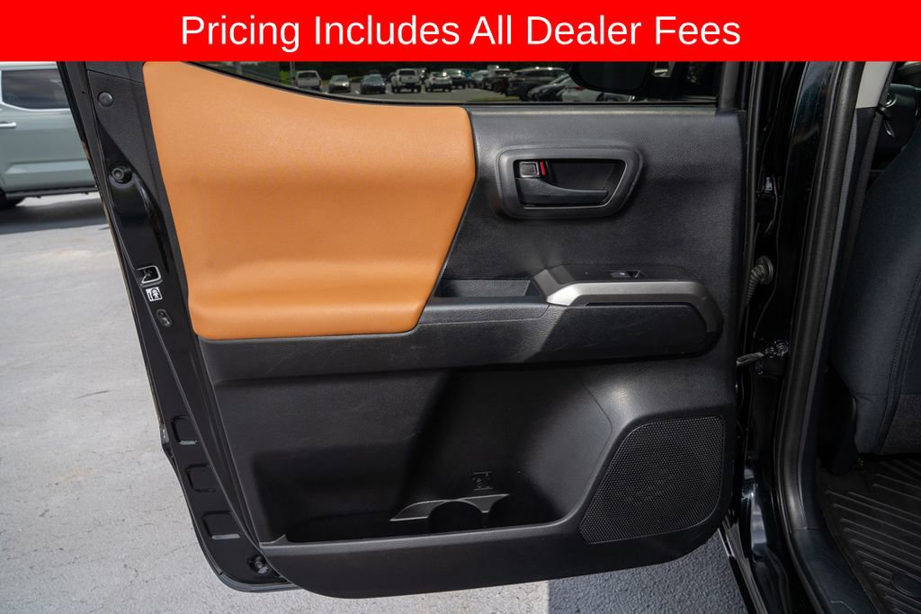 Used 2019 Toyota Tacoma SR5 AWD/4WD image 8