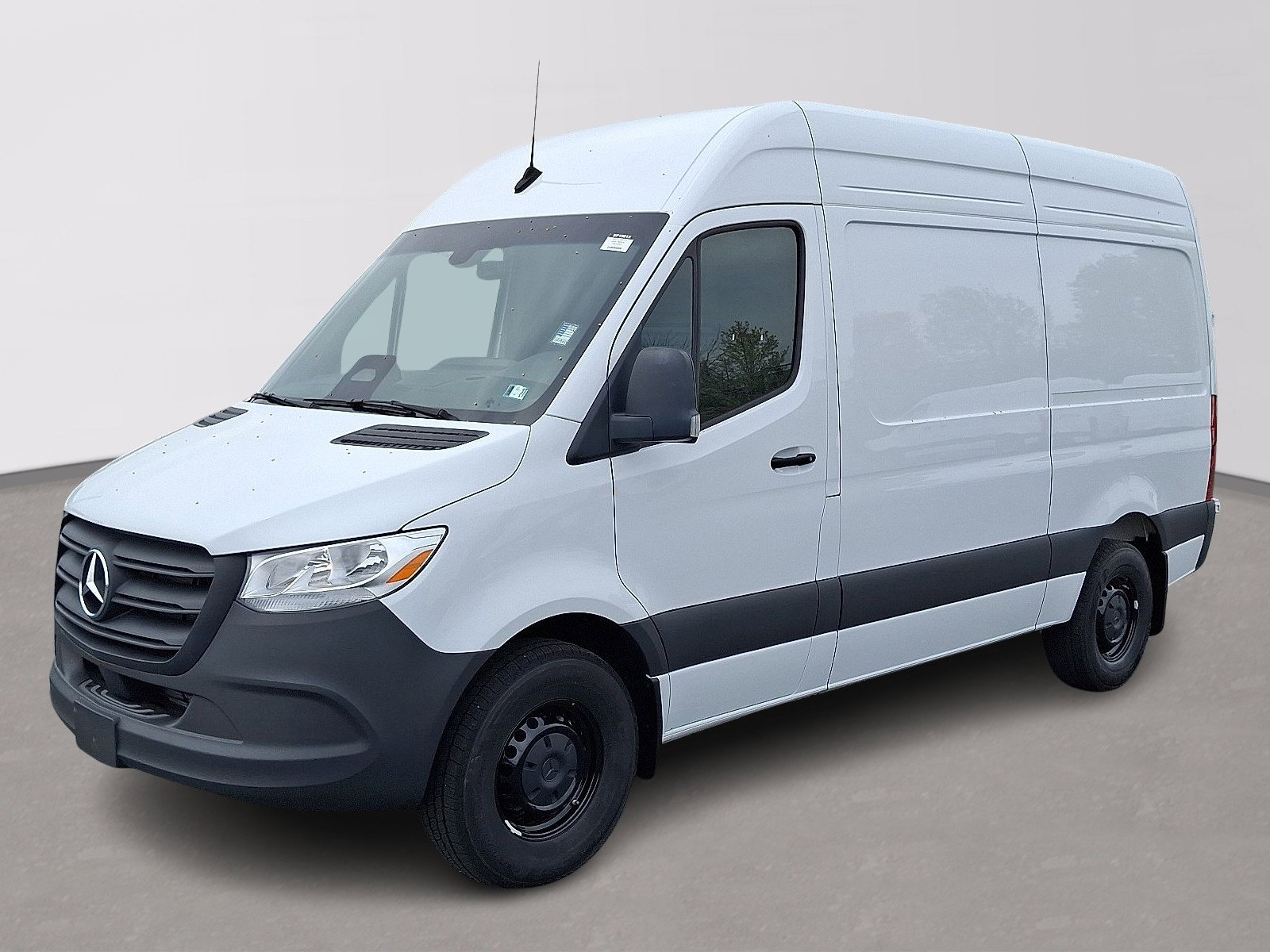Used 2025 Mercedes-Benz Sprinter 2500 image 1