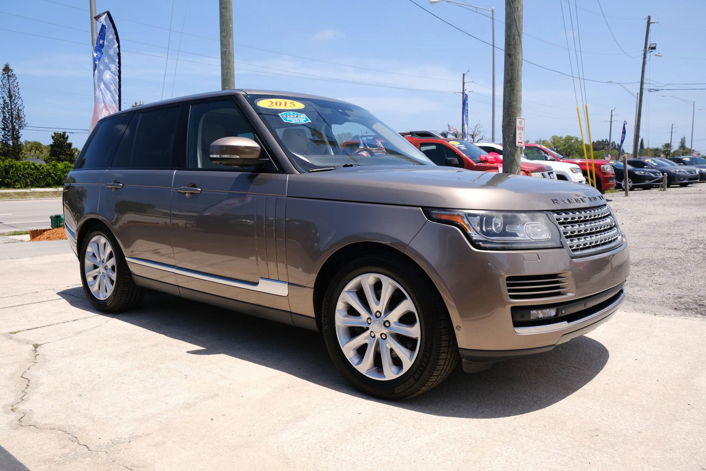 Used 2015 Land Rover Range Rover HSE AWD/4WD image 3