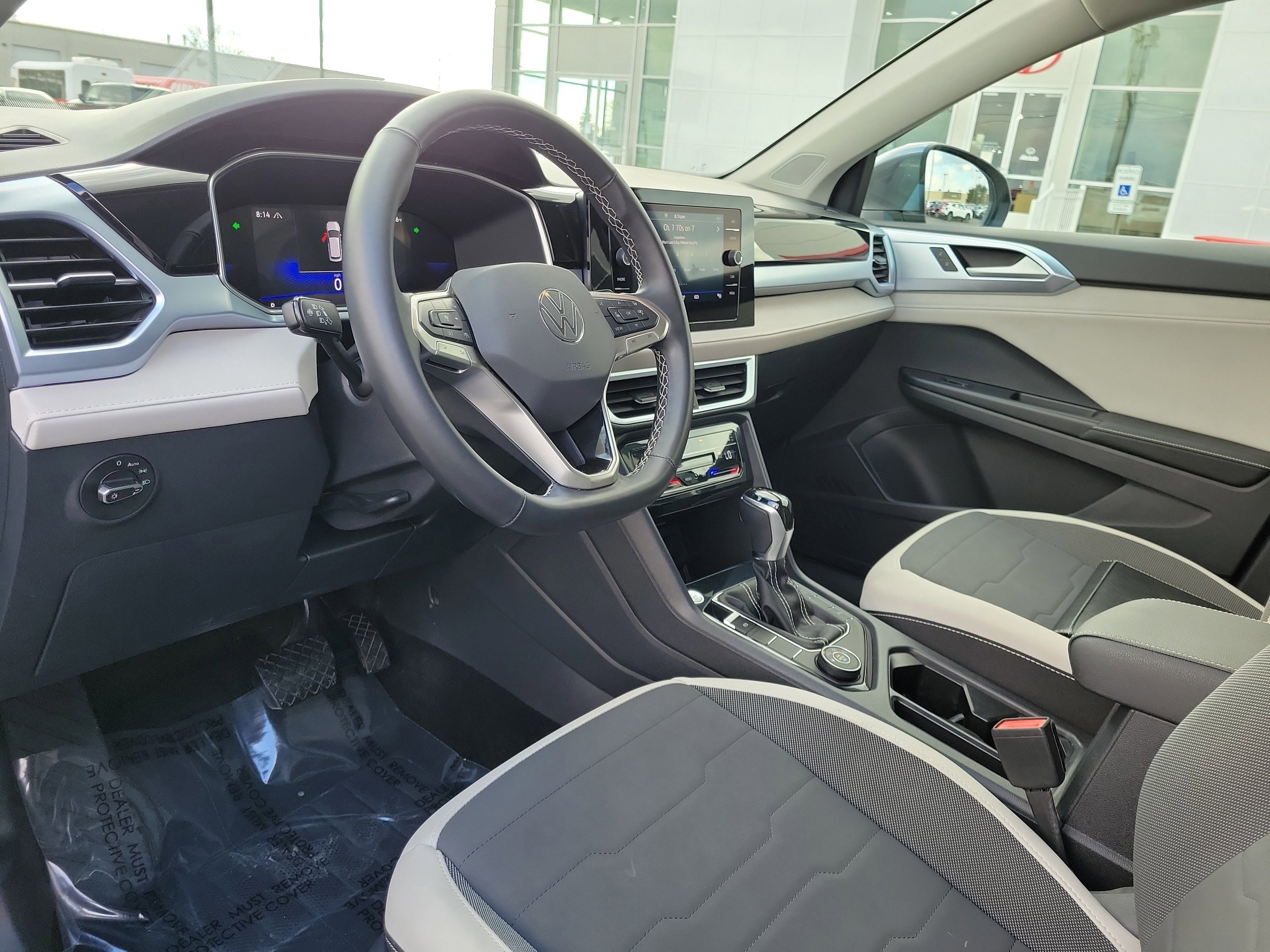 Used 2025 Volkswagen Taos SE image 19