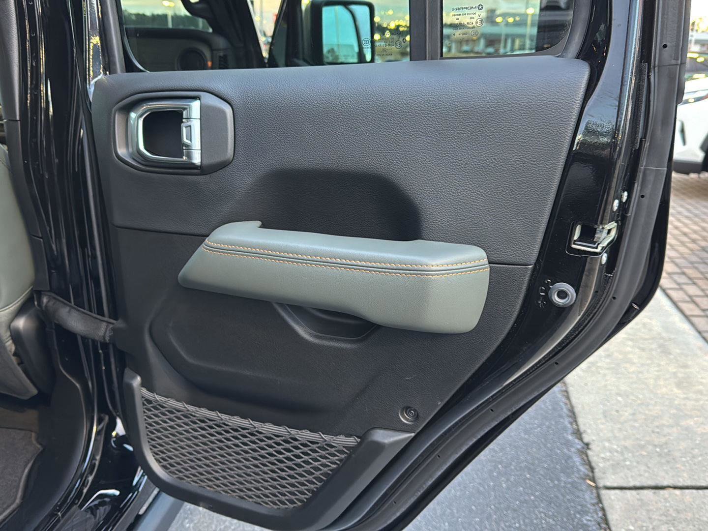 Used 2024 Jeep Gladiator Mojave w/ Technology Group image 13