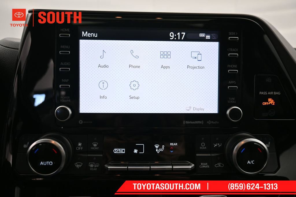 Used 2022 Toyota Highlander XLE AWD/4WD image 14