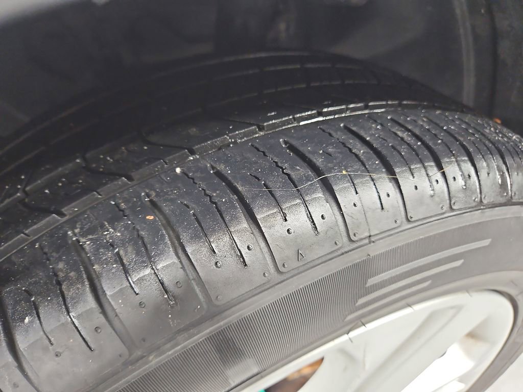 Used 2014 Nissan Juke S image 26