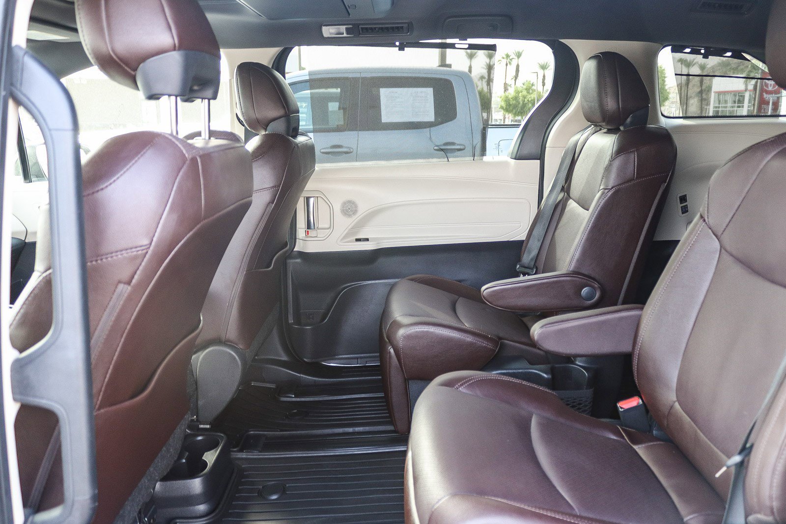 Certified 2022 Toyota Sienna Platinum image 19