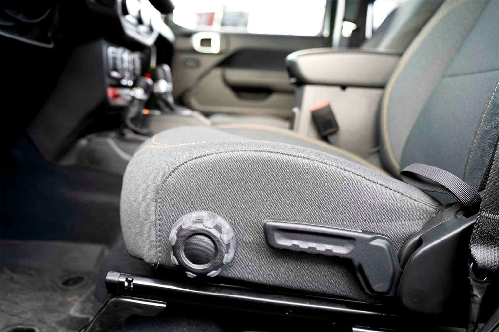 New 2024 Jeep Gladiator Sport image 11